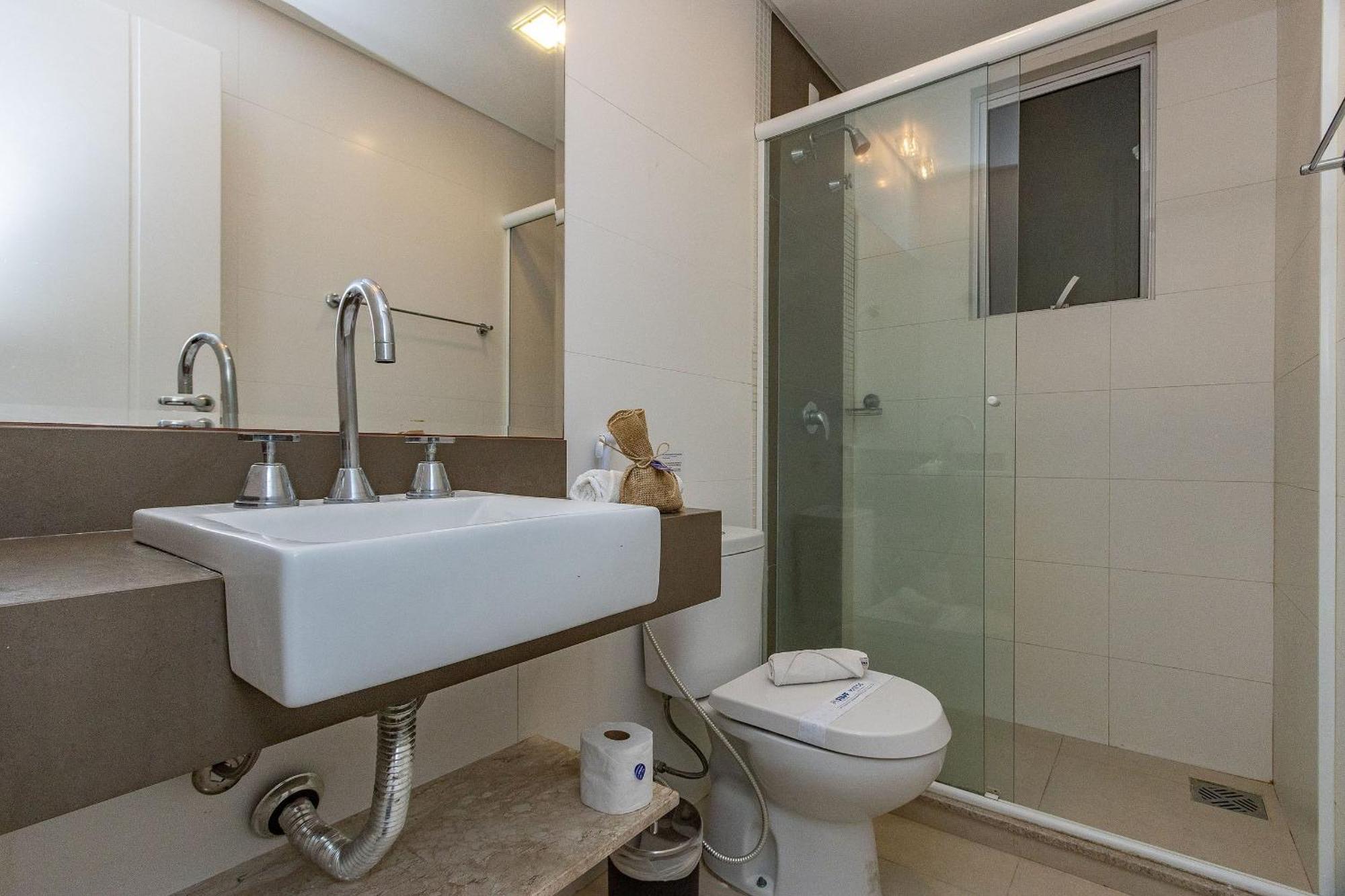 Boulevard 224D - Excelente Apartamento Em Condominio De Luxo No Centro De Bombinhas - Piscina - Jacuzzi - Academia - Portaria 24H. Exteriör bild